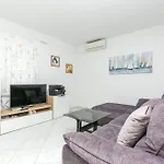 Apartment By The Sea Necujam, Solta - 2089