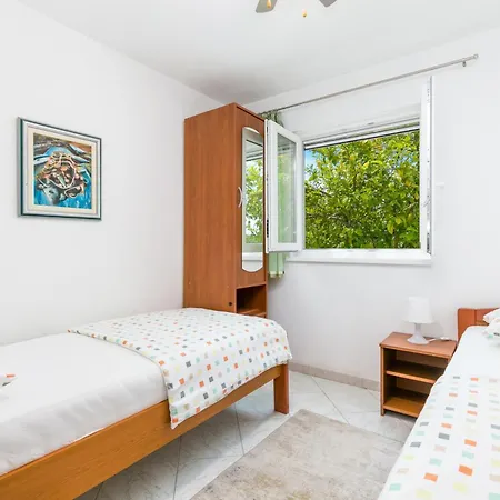 Apartment By The Sea Necujam, Solta - 2089